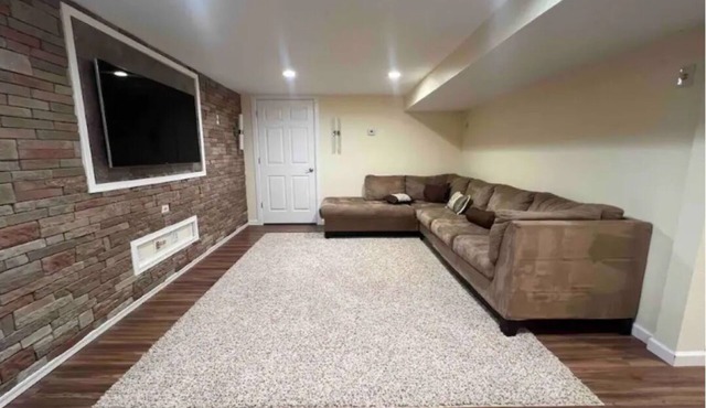 Cozy Anchorage Home w/Deck, Backyard Near Airport & Downtown
