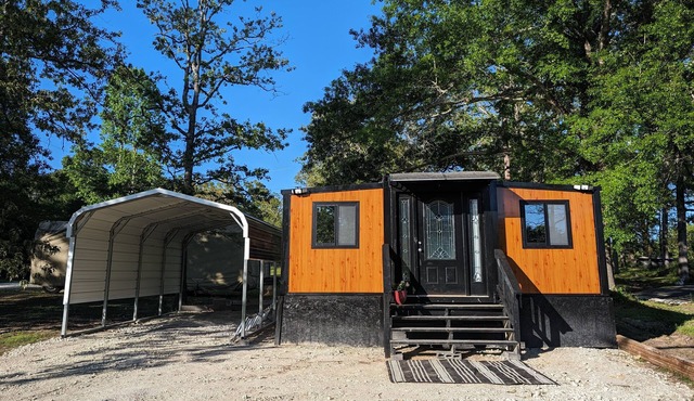 Cozy and accommodating tiny home in Nacogdoches, Texas.