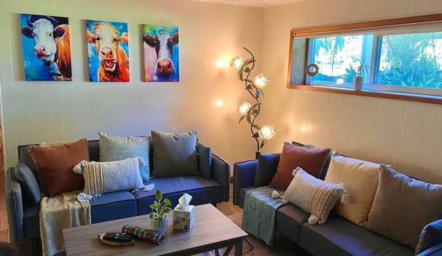 Cozy and Adorable 2 Bedroom Duplex