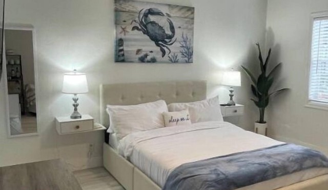 Cozy and Bright Beach Retreat