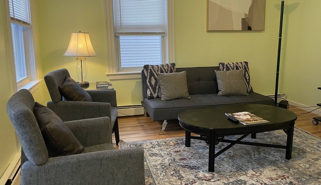 Cozy and Central location with free parking