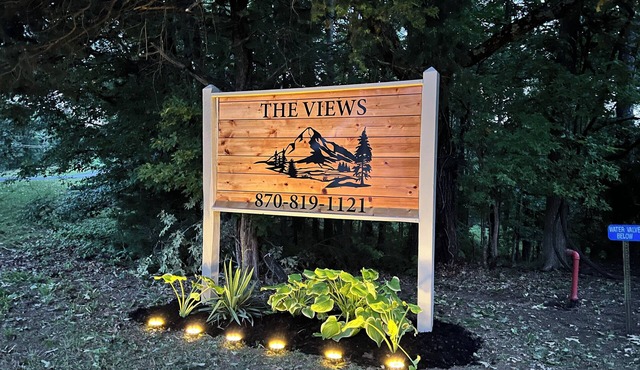 Cozy and centrally located in the middle of all the best of nature’s offerings!