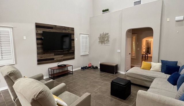 Cozy and Charming Home in El Paso Suburbs