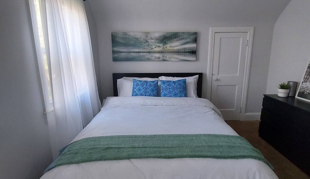 Cozy and Clean 1-Bdr Apt in a Quiet Neighborhood