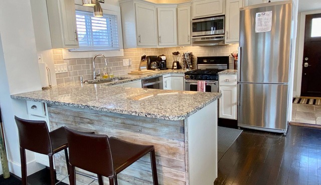 Cozy and Clean Designer Retreat Home in Spring Lake - Welcome to Esther House