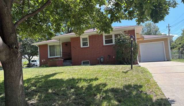 Cozy and clean two bedroom home.Full bath. Coffee and rolls waiting for you.