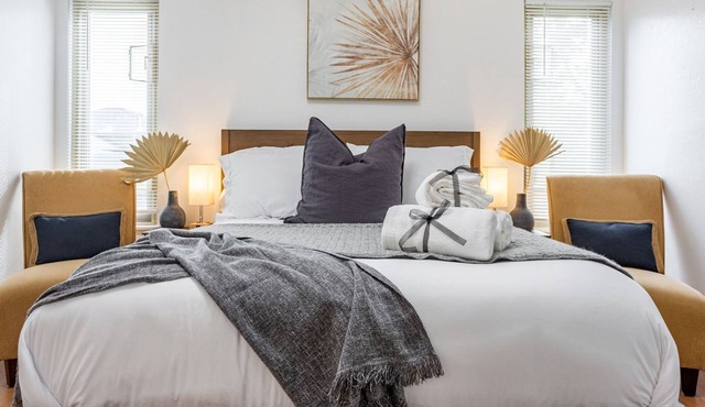 Cozy and Comfortable 1 bedroom| FREE Parking