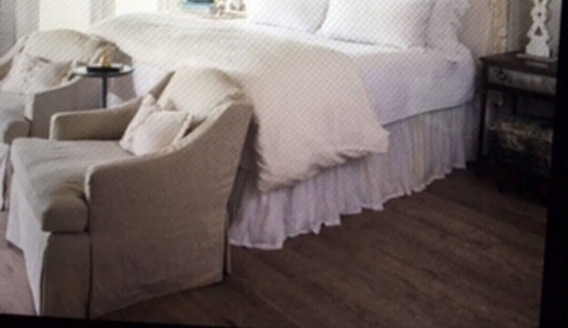 Cozy and comfortable one bedroom with kitchen and with pasture view.