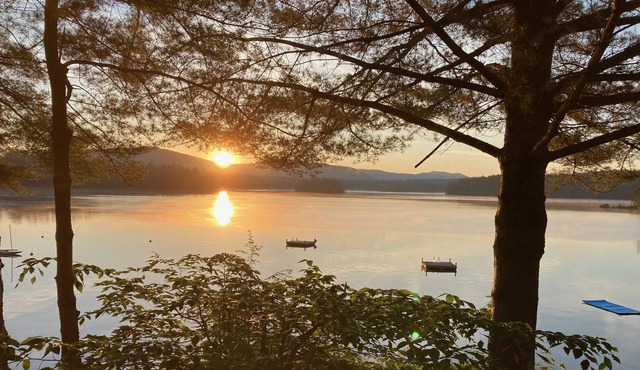 Cozy and comfortable cottage on Squam