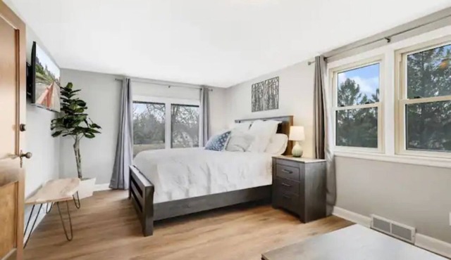 Cozy and Comfortable New Prague Suite
