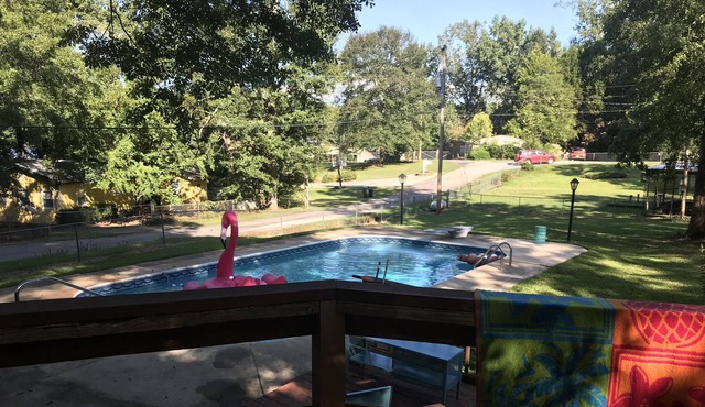 Cozy and Comfortable with Lake Views and Access