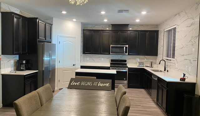 Cozy and Comfy Stay at a Bargain!