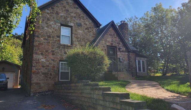 Cozy and convenient 4-bedroom, 4-bath home right in downtown State College!
