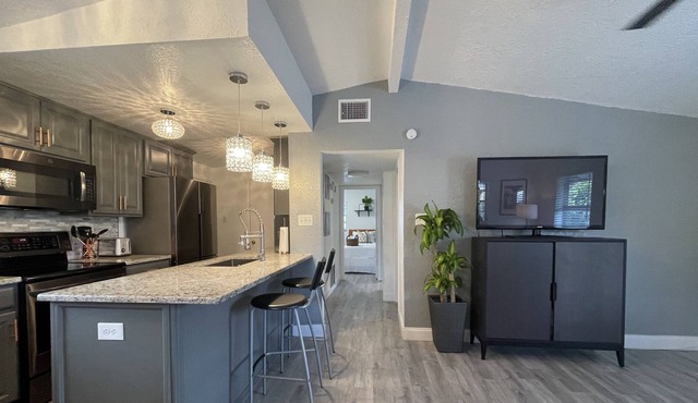 Cozy and Convenient in the City