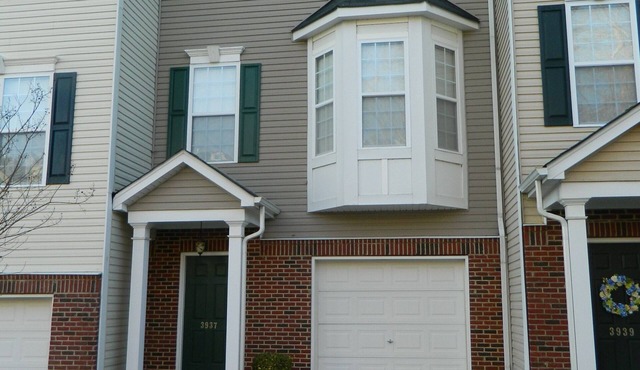 Cozy and Convenient Furnished Townhome w/view