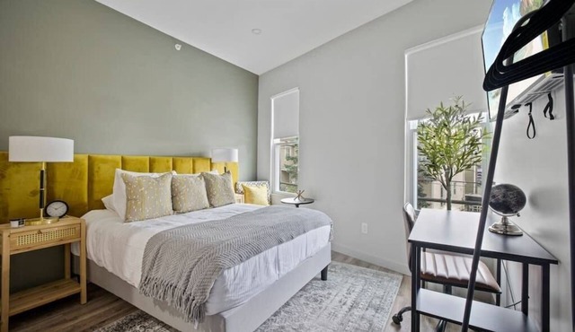 Cozy and Convenient Studio in Vibrant Neighborhood