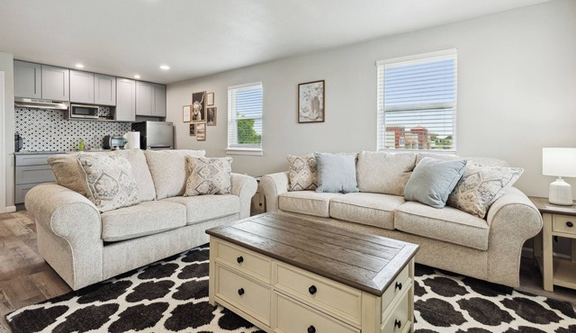 Cozy and Cute Studio 15 minutes from Lake Texoma and 30 minutes from WinStar.