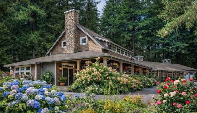 Cozy and Dainty 3-Bedroom Farmhouse on 5 Acres of Serene Nature
