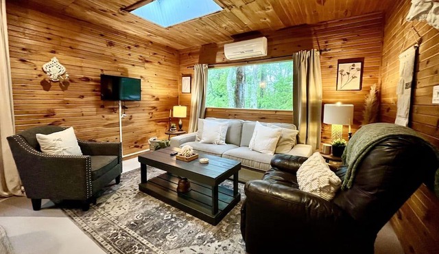 cozy and elegant cabin, 2 bedrooms cabin.