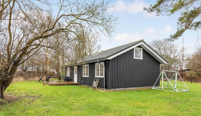 Cozy and family vacation home not far from the beautiful sandy beach of Kikhavn.
