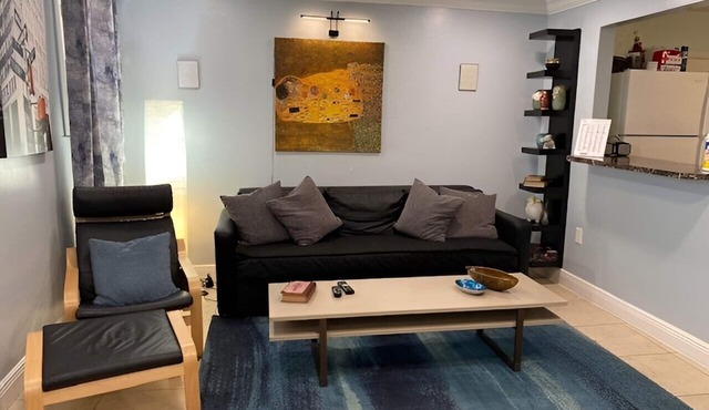 Cozy and modern 2/1 apt near Midtown Miami and South Beach
