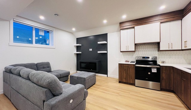 Cozy and Modern Basement Suite – 10 Minutes from Downtown!