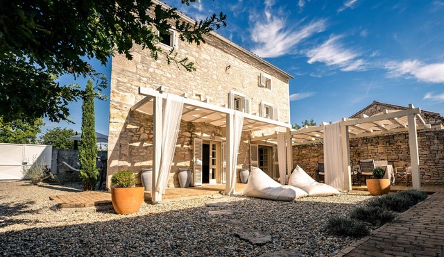 Cozy and modern remodeled Istrian villa with pool and a separate lounge area.