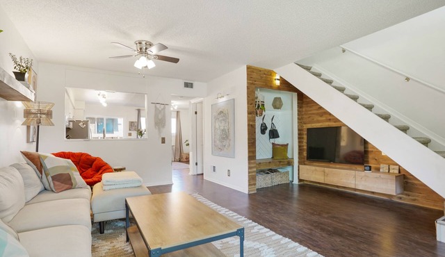 Cozy and modern townhome in Aurora, 5min from highway !