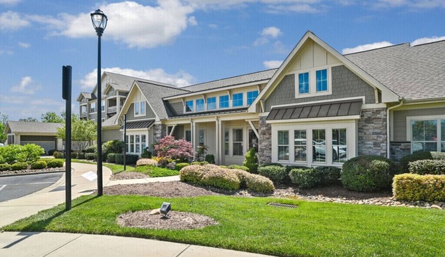 Cozy and Peaceful Condo— Near Baxter and Carowinds