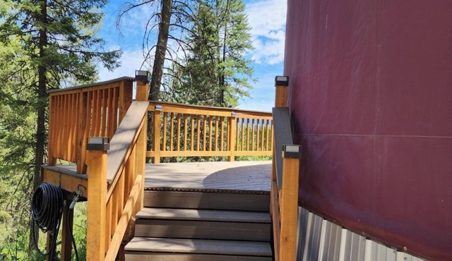 Cozy and POSH-est Yurt in gorgeous Boise National Forest