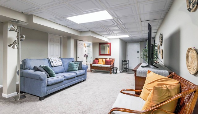 Cozy and private basement apartment close to the Magothy River