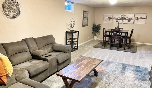 Cozy and Private Lower Level Unit with Full Kitchen