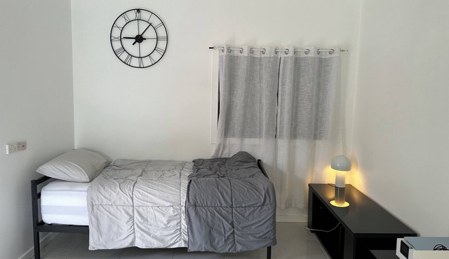 Cozy and private one bedroom studio with double bed for couples or single