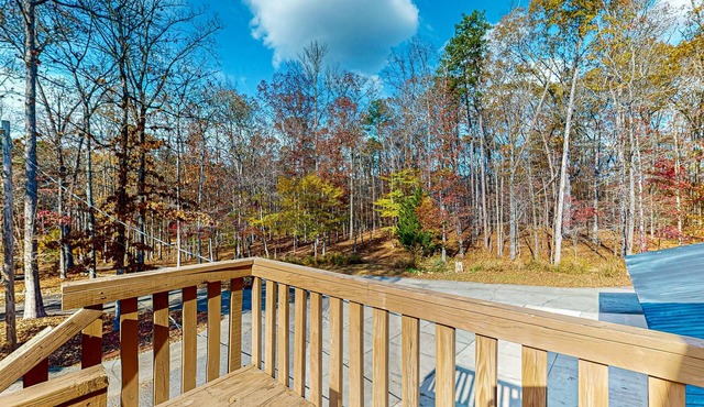 Cozy and private studio on 5-shared acres with kitchenette & WiFi