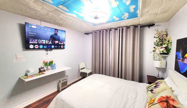 Cozy and Quielt Bedroom with Private Bathroom