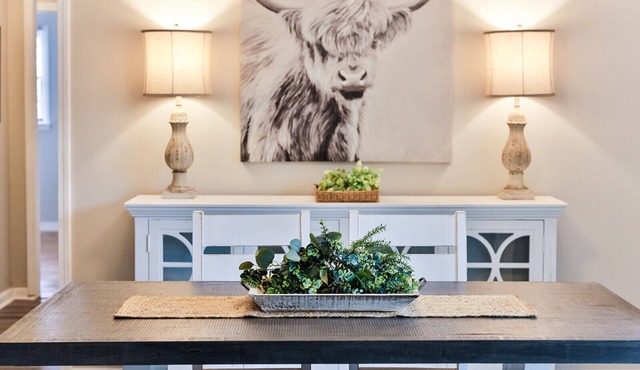 Cozy and Quiet 4Br/2Ba rancher with 1 King suite and 1 mile to JSU!