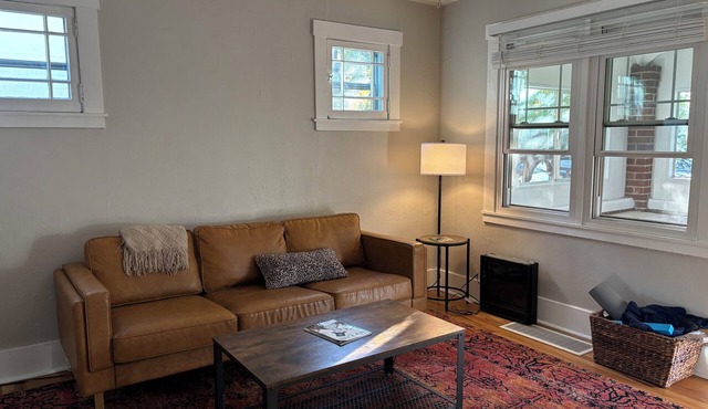 Cozy and quiet house near City Park and downtown