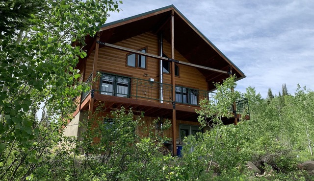 Cozy and quiet! Willow Creek Mountain Cabin with nature all to yourself!