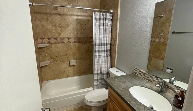 cozy and relaxing condo with 2-bed and 2-bath
