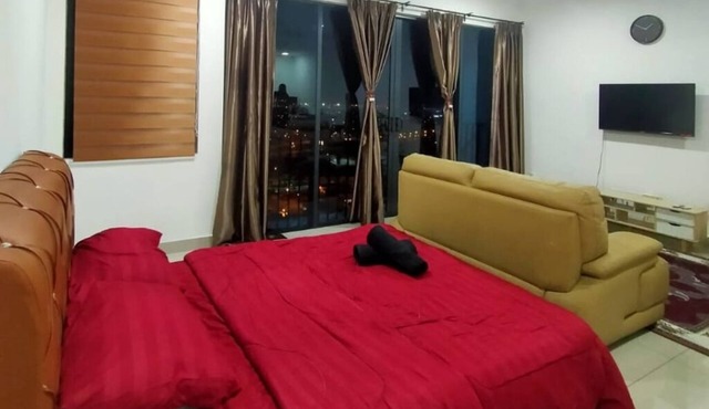 Cozy and Relaxed Stay @ P. Daisey Studio Suite @Trefoiln