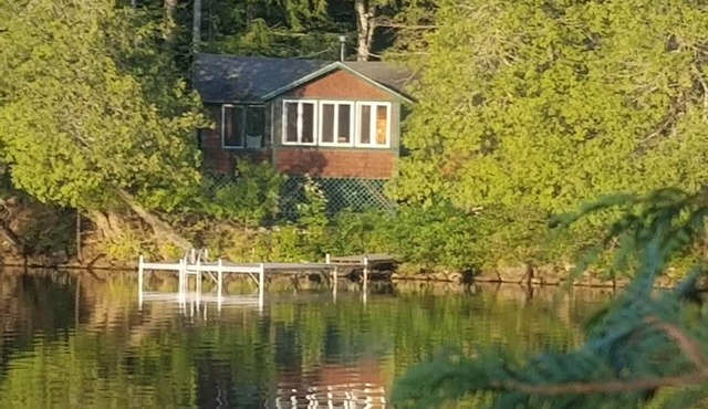Cozy and Secluded 1-Bedroom Cabin on Echo Lake