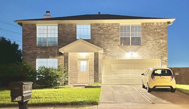 Cozy and simple home with free parking