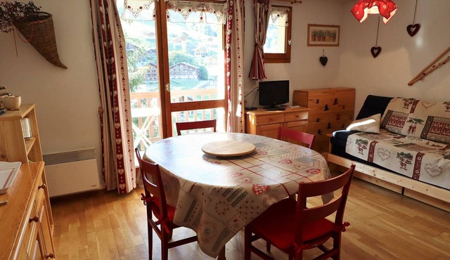 Cozy and Spacious 33m² Apartment for 6 with Pool and Balcony in Beaufort
