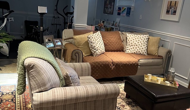 Cozy and Spacious basement apartment with private entrance