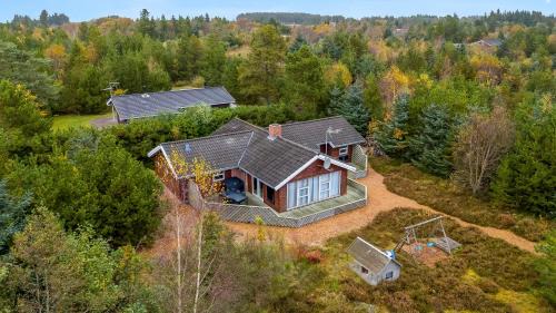 Cozy And Spacious Holiday Home Near Torup Strand Close To The North Sea