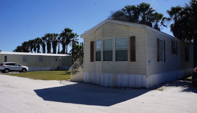 Cozy and spacious one 1/1 with Living Room space fully furnished.