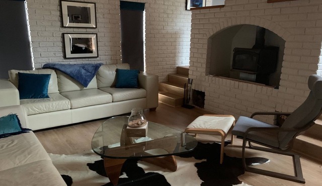 Cozy and stylish house minutes to lake and beaches. Now with heated plunge pool!