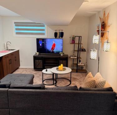 Cozy and Stylish Private Basement Suite