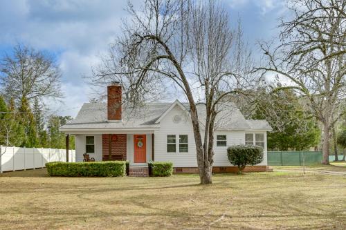 Cozy and Updated! Country Cottage Near Thomasville