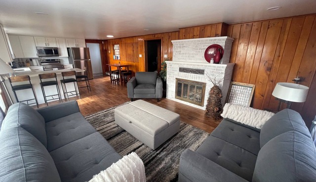 Cozy and Updated Lake Front Cottage, Near Green Bay, Door County, and more